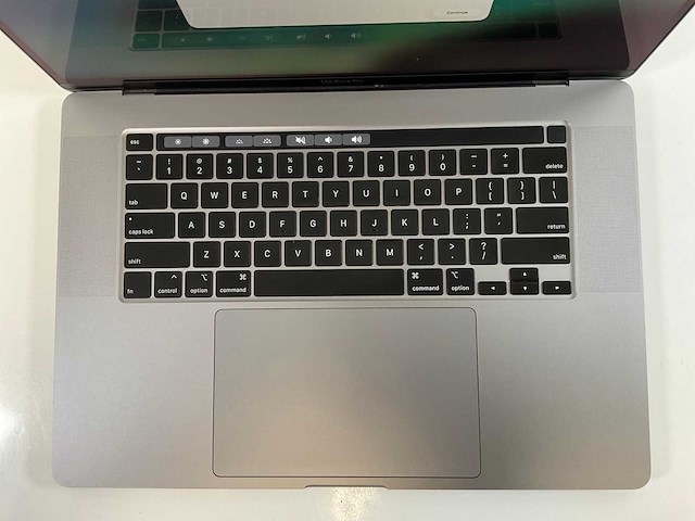 Apple macbook pro 16”, hexacore i7, 16 gb ram, 512 gb nvme, amd radeon pro 5300m 4gb laptop - afbeelding 4 van  7