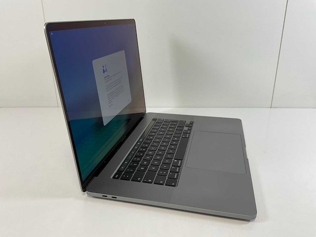 Apple macbook pro 16”, hexacore i7, 16 gb ram, 512 gb nvme, amd radeon pro 5300m 4gb laptop - afbeelding 2 van  7