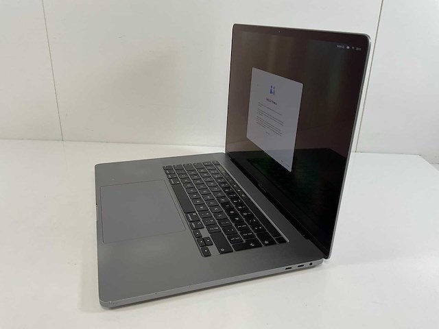 Apple macbook pro 16”, hexacore i7, 16 gb ram, 512 gb nvme, amd radeon pro 5300m 4gb laptop - afbeelding 3 van  7