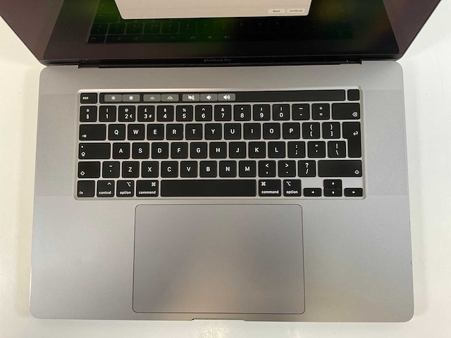 Apple macbook pro 16”, hexacore i7, 16 gb ram, 512 gb nvme, amd radeon pro 5300m 4gb laptop - afbeelding 4 van  7