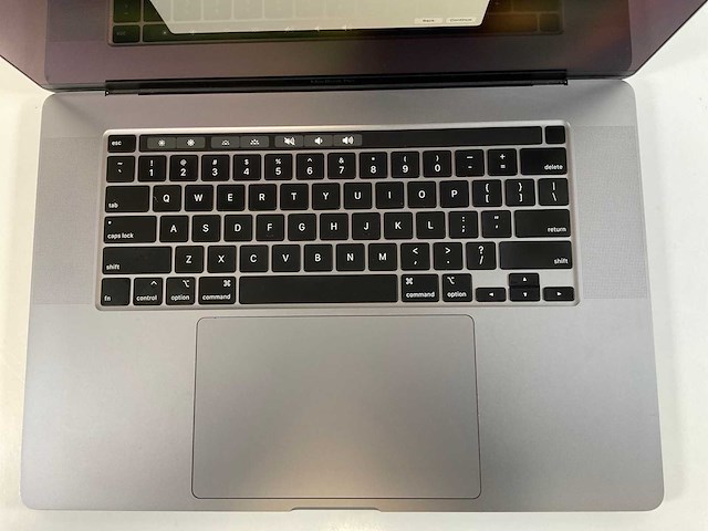 Apple macbook pro 16”, hexacore i7, 16 gb ram, 512 gb nvme, amd radeon pro 5300m 4gb laptop - afbeelding 4 van  7