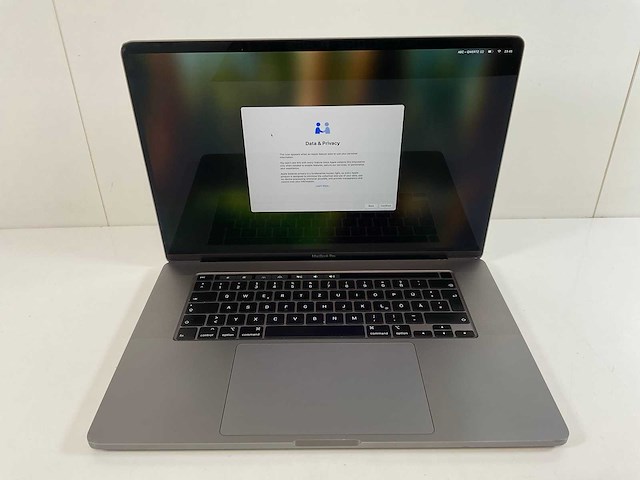 Apple macbook pro 16”, hexacore i7, 16 gb ram, 512 gb nvme, amd radeon pro 5300m 4gb laptop - afbeelding 4 van  6