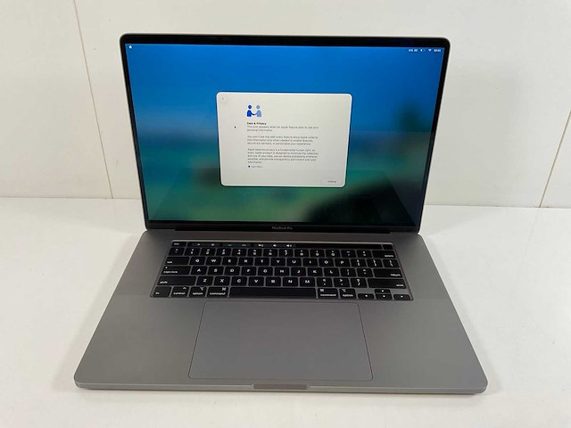 Apple macbook pro 16”, hexacore i7, 16 gb ram, 512 gb nvme, amd radeon pro 5300m 4gb laptop - afbeelding 1 van  7