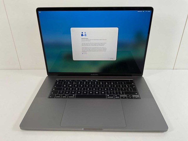 Apple macbook pro 16”, hexacore i7, 16 gb ram, 512 gb nvme, amd radeon pro 5300m 4gb laptop - afbeelding 1 van  7