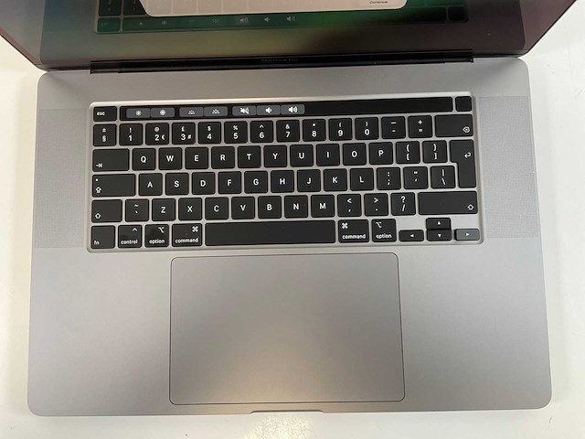 Apple macbook pro 16”, hexacore i7, 16 gb ram, 512 gb nvme, amd radeon pro 5300m 4gb laptop - afbeelding 4 van  7