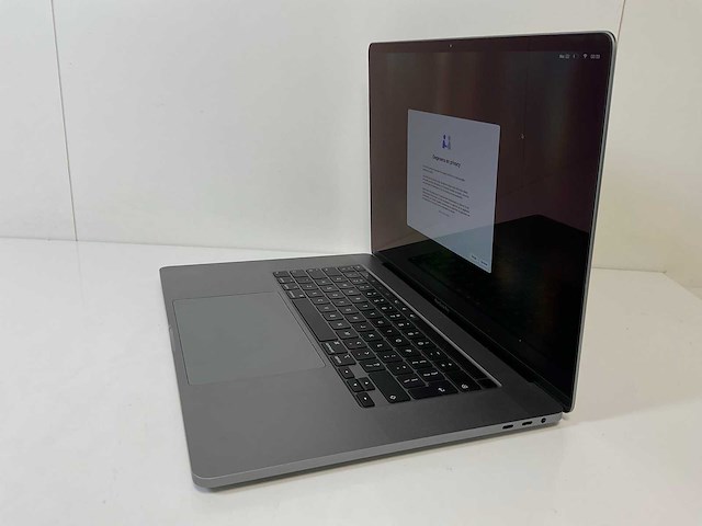 Apple macbook pro 16”, hexacore i7, 16 gb ram, 512 gb ssd, amd radeon pro 5300m 4 gb laptop - afbeelding 3 van  7
