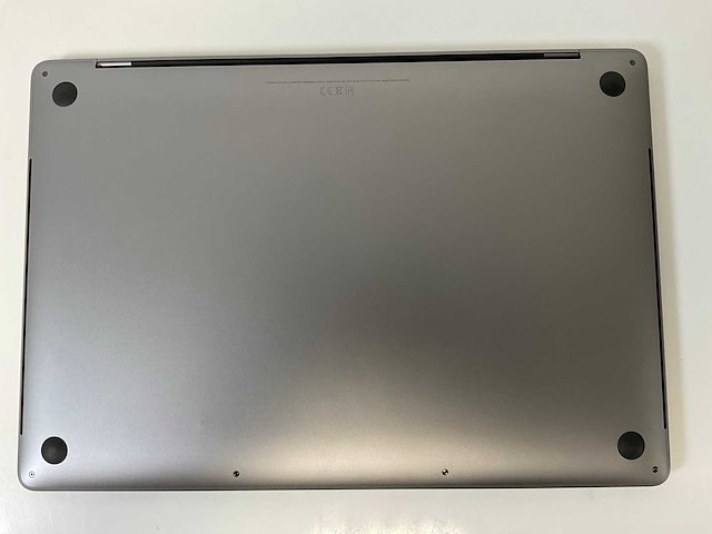 Apple macbook pro 16”, hexacore i7, 16 gb ram, 512 gb ssd, amd radeon pro 5300m 4 gb laptop - afbeelding 6 van  7