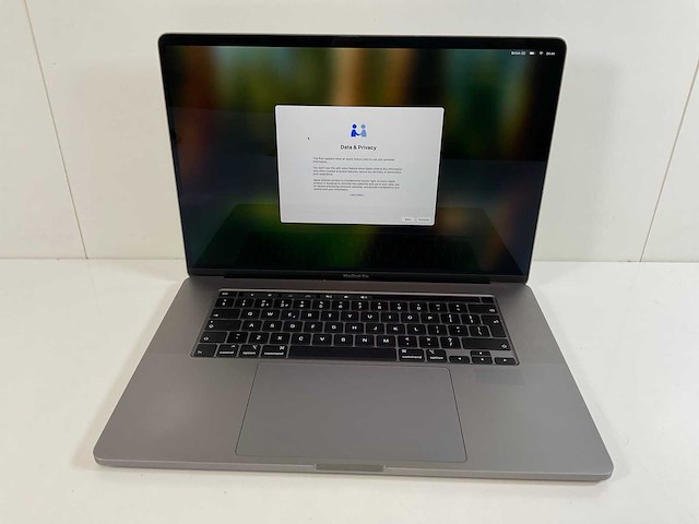 Apple macbook pro 16”, hexacore i7, 32 gb ram, 500 gb nvme, amd radeon pro 5300m 4gb laptop - afbeelding 1 van  4