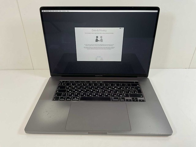 Apple macbook pro 16”, hexacore i7, 32 gb ram, 512 gb nvme, amd radeon pro 5300m 4gb laptop - afbeelding 1 van  5