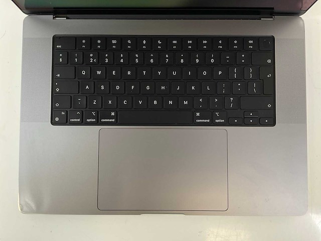 Apple macbook pro 16”, m1 max, 32 gb ram, 1 tb nvme laptop - afbeelding 4 van  8