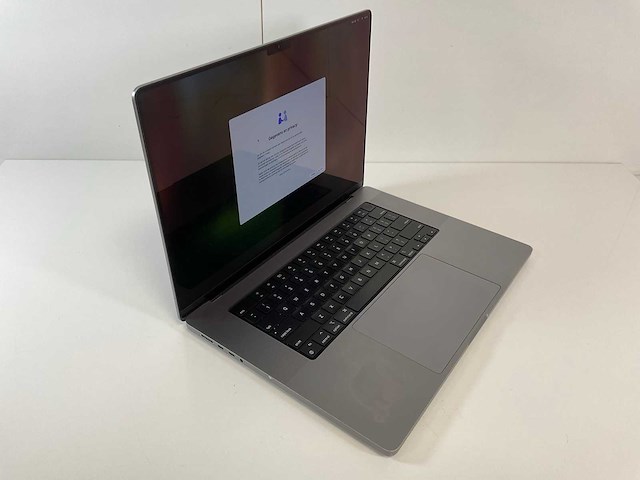 Apple macbook pro 16”, m1 pro, 16 gb ram, 250 gb nvme laptop - afbeelding 2 van  7