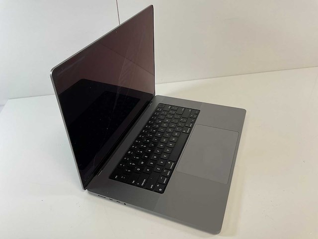 Apple macbook pro 16”, m1 pro, 32 gb ram, 512 gb nvme laptop - afbeelding 2 van  7