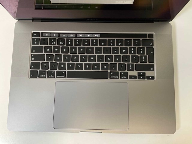 Apple macbook pro 16”, octocore i9, 32 gb ram, 1 tb ssd, amd radeon pro 5500m 8 gb laptop - afbeelding 4 van  7