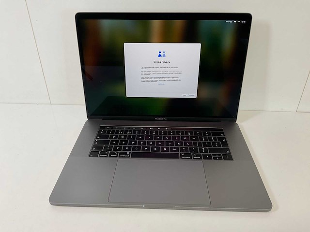 Apple macbook pro 16”, octocore i9, 32 gb ram, 1 tb ssd, amd radeon pro vega 20 4 gb laptop - afbeelding 1 van  7