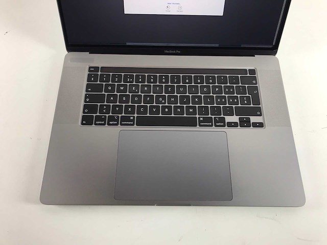 Apple macbook pro 16.0”, core(tm) i7 9th gen, 16 gb ram, 1 tb nvme, amd radeon rx 5500 laptop - afbeelding 4 van  5