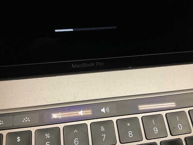 Apple macbook pro 16.1 laptop - afbeelding 2 van  3