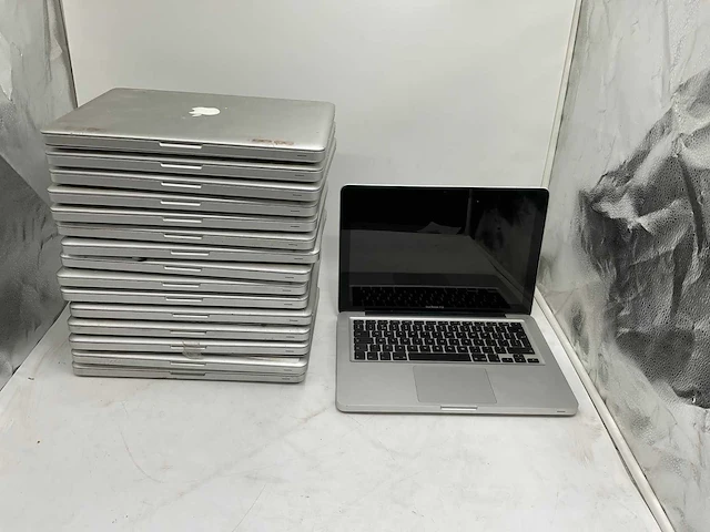 Apple macbook pro (16x) - afbeelding 1 van  7