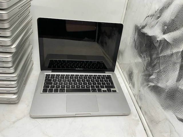 Apple macbook pro (16x) - afbeelding 2 van  7