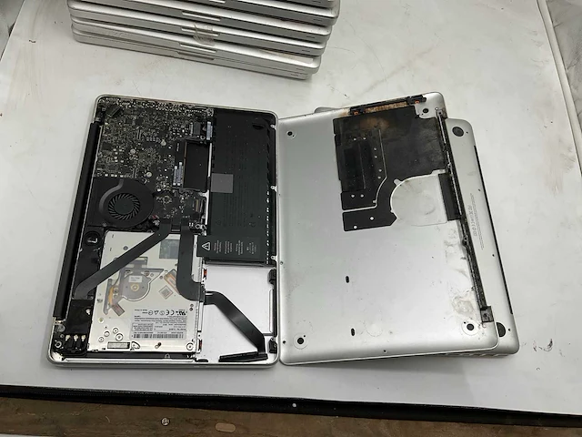 Apple macbook pro (16x) - afbeelding 6 van  7