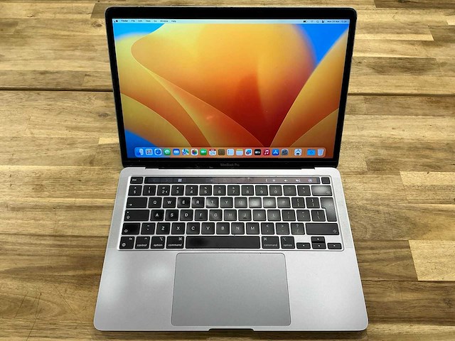 Apple macbook pro 17.1 - afbeelding 2 van  3