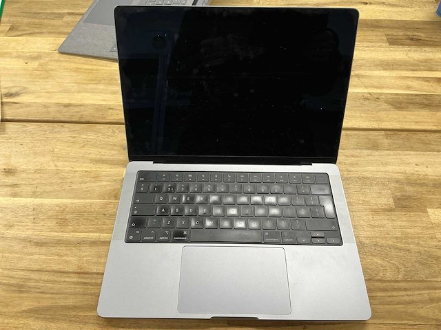 Apple macbook pro 18.3 - afbeelding 2 van  2