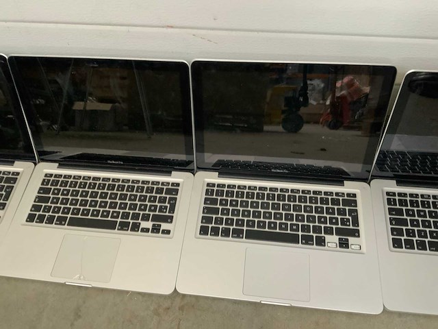 Apple macbook pro (5x) - afbeelding 3 van  5