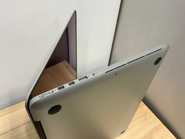 Apple macbook pro a1398 laptop - afbeelding 8 van  9