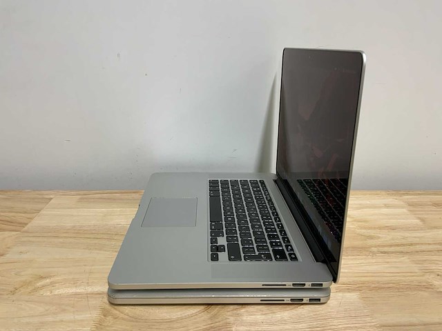 Apple macbook pro a1398(i7) laptop (2x) - afbeelding 8 van  12