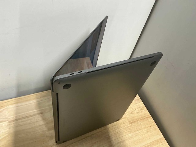 Apple macbook pro a2141 laptop - afbeelding 6 van  8