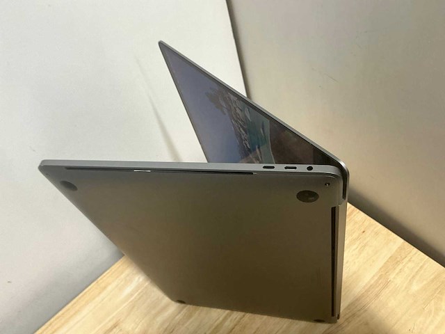 Apple macbook pro a2141 laptop - afbeelding 7 van  8