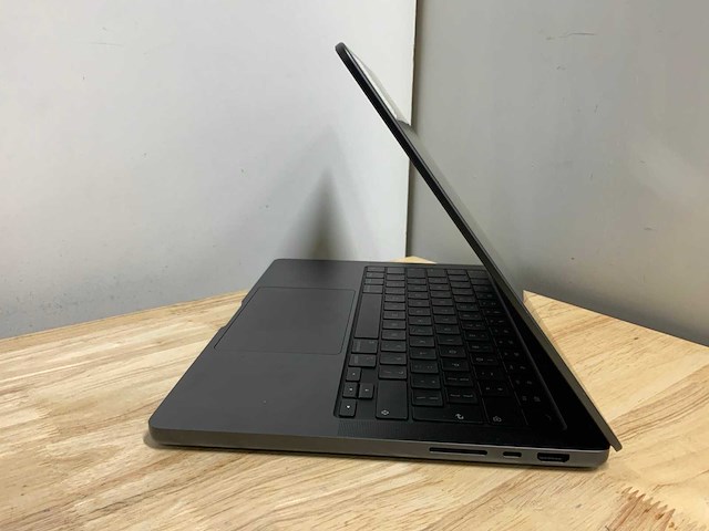 Apple macbook pro a3112 laptop - afbeelding 6 van  9