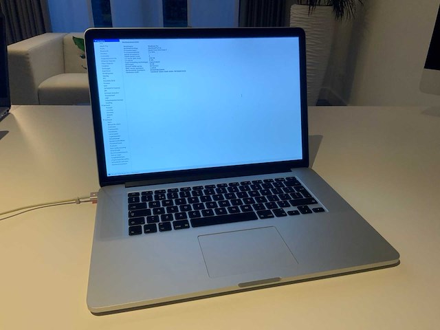 Apple macbook pro laptop - afbeelding 4 van  6