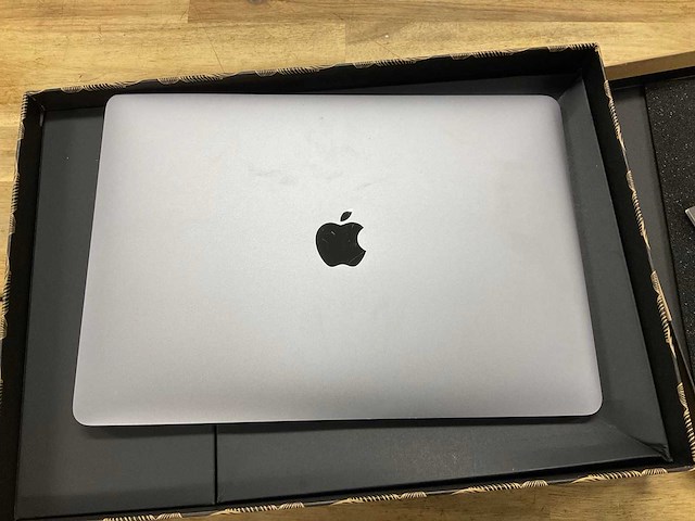 Apple macbook pro laptop - afbeelding 3 van  4