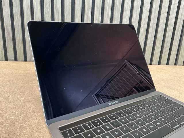 Apple macbook pro laptop - afbeelding 3 van  5