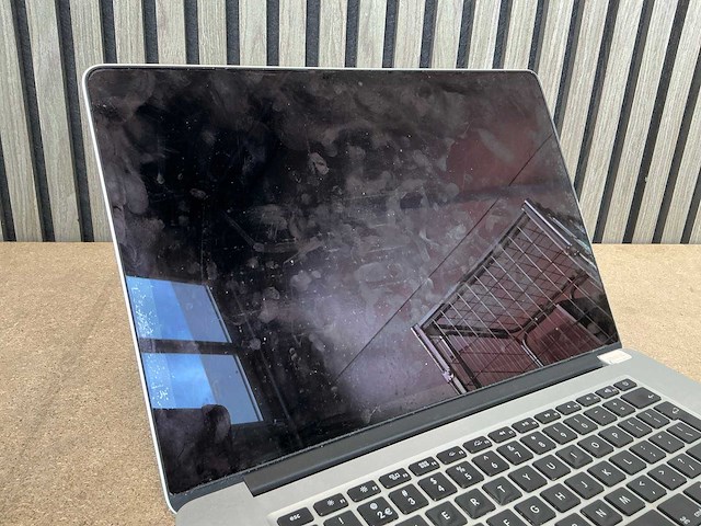 Apple macbook pro laptop - afbeelding 2 van  5