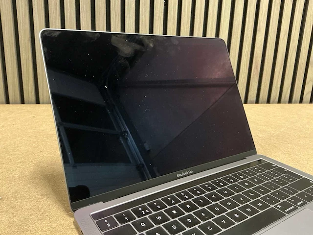 Apple macbook pro laptop - afbeelding 3 van  6