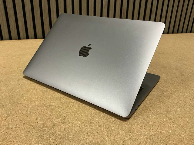 Apple macbook pro laptop - afbeelding 4 van  6