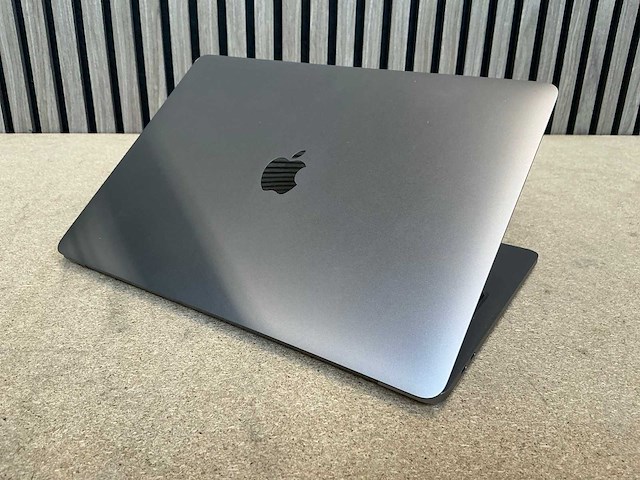 Apple macbook pro (m2, 2022) laptop - afbeelding 4 van  7