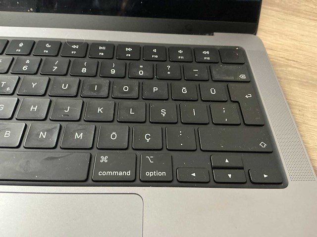 Apple macbook pro (m3, 2024) - afbeelding 4 van  8