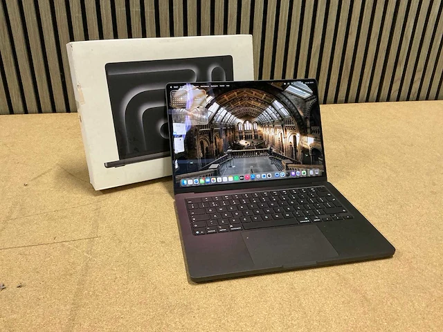 Apple macbook pro (m5, 14 inch) laptop - afbeelding 1 van  11