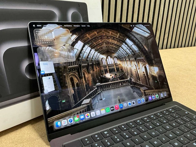 Apple macbook pro (m5, 14 inch) laptop - afbeelding 5 van  11