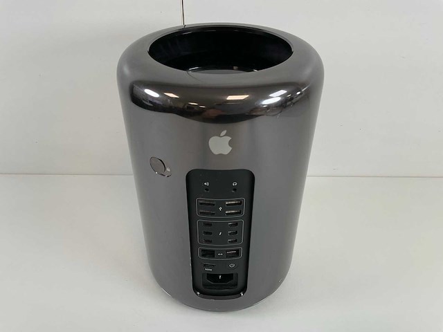 Apple macpro 6.1, xeon(r) e5-1620 v2, 24 gb ram (2x4gb+2x8gb), 500 gb ssd, amd radeon 370x 2 gb desktop - afbeelding 1 van  9