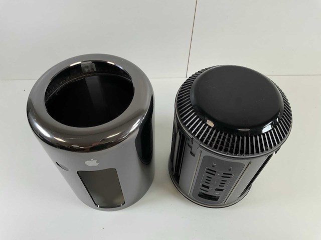 Apple macpro 6.1, xeon(r) e5-1620 v2, 24 gb ram (2x4gb+2x8gb), 500 gb ssd, amd radeon 370x 2 gb desktop - afbeelding 8 van  9