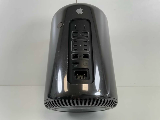 Apple macpro 6.1, xeon(r) e5-1620 v2, 32 gb ram (2x16gb), 500 gb ssd, amd radeon 370x 2 gb desktop - afbeelding 2 van  9