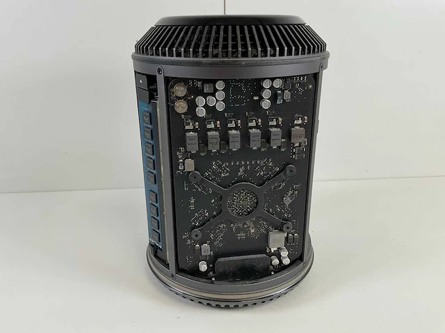 Apple macpro 6.1, xeon(r) e5-1620 v2, 32 gb ram (2x16gb), 500 gb ssd, amd radeon 370x 2 gb desktop - afbeelding 7 van  9