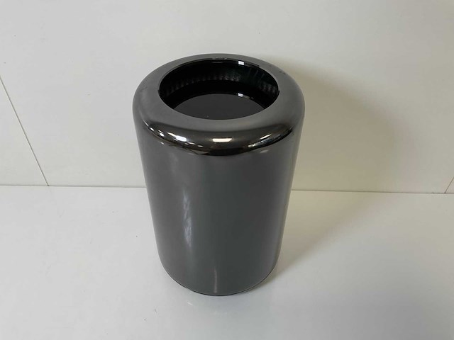 Apple macpro 6.1, xeon(r) e5-1650 v2, 16 gb ram, no hdd, 2x amd radeon r7 370 d300 2 gb mini desktop - afbeelding 4 van  10