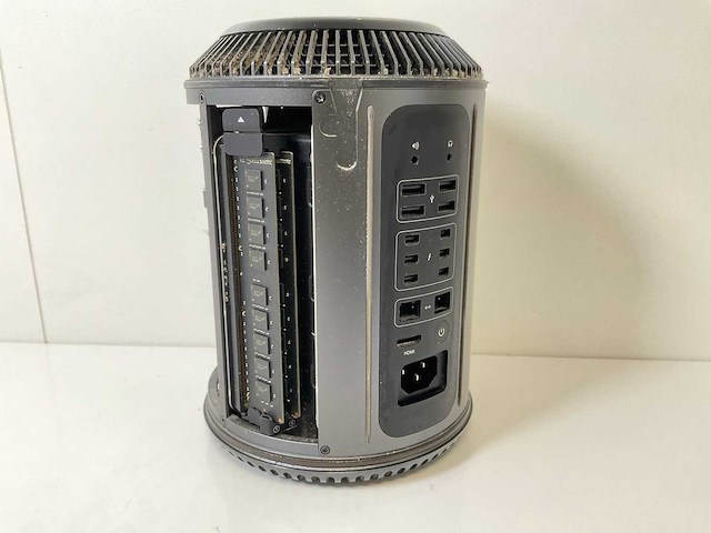 Apple macpro 6.1, xeon(r) e5-1650 v2, 16 gb ram, no hdd, 2x amd radeon r7 370 d300 2 gb mini desktop - afbeelding 6 van  10
