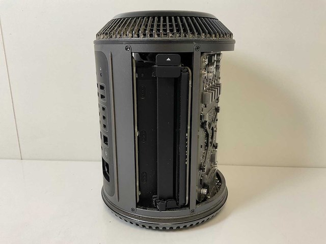 Apple macpro 6.1, xeon(r) e5-1650 v2, 16 gb ram, no hdd, 2x amd radeon r7 370 d300 2 gb mini desktop - afbeelding 7 van  10