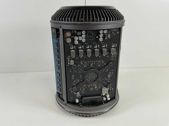 Apple macpro 6.1, xeon(r) e5-1650 v2, 24 gb ram (3x8gb), 251 gb ssd, amd radeon hd 7870 xt 3 gb desktop - afbeelding 2 van  3