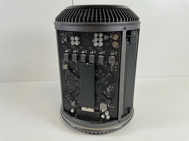 Apple macpro 6.1, xeon(r) e5-1650 v2, 64 gb ram (4x16gb), 500 gb ssd, amd radeon 370x 2 gb desktop - afbeelding 5 van  6